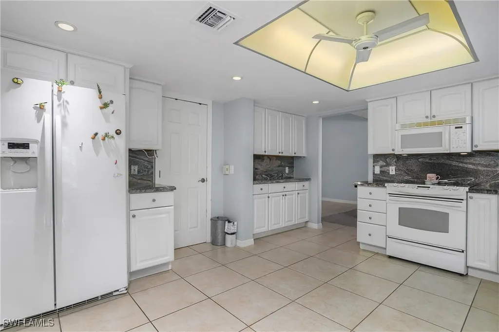 4728 West Boulevard Naples FL 34103