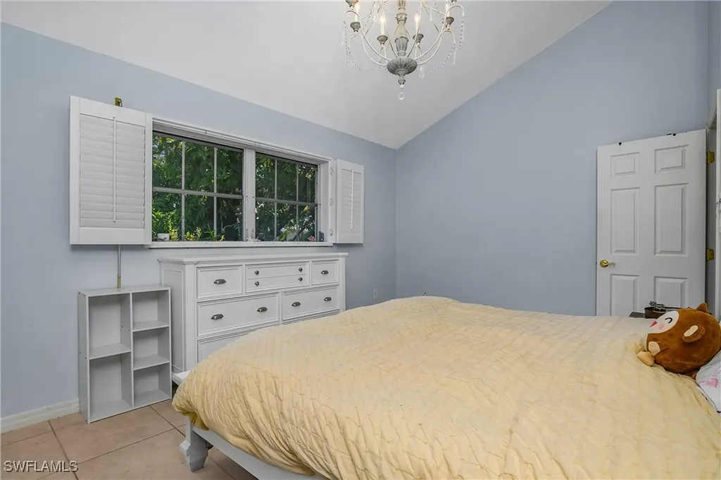 4728 West Boulevard Naples FL 34103