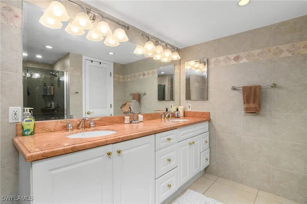 4728 West Boulevard Naples FL 34103