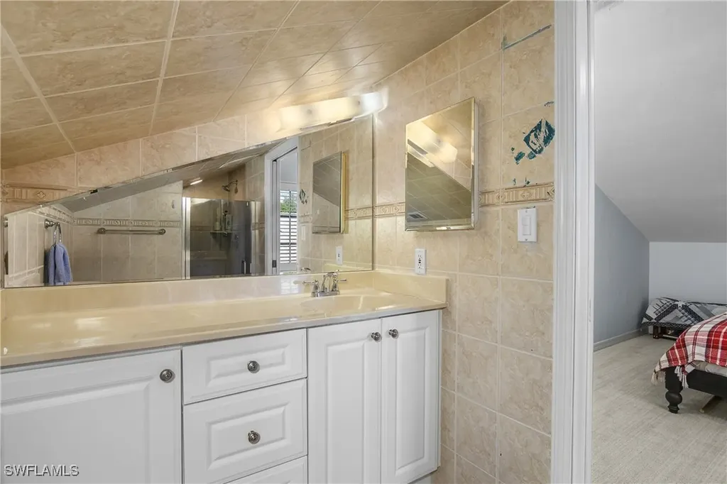 4728 West Boulevard Naples FL 34103