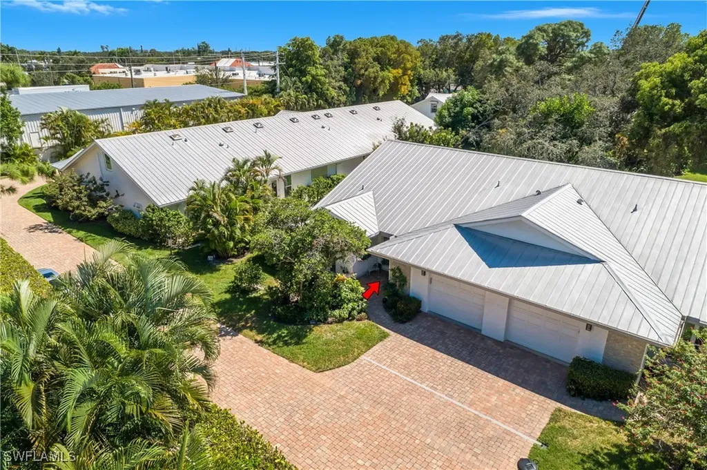4728 West Boulevard Naples FL 34103