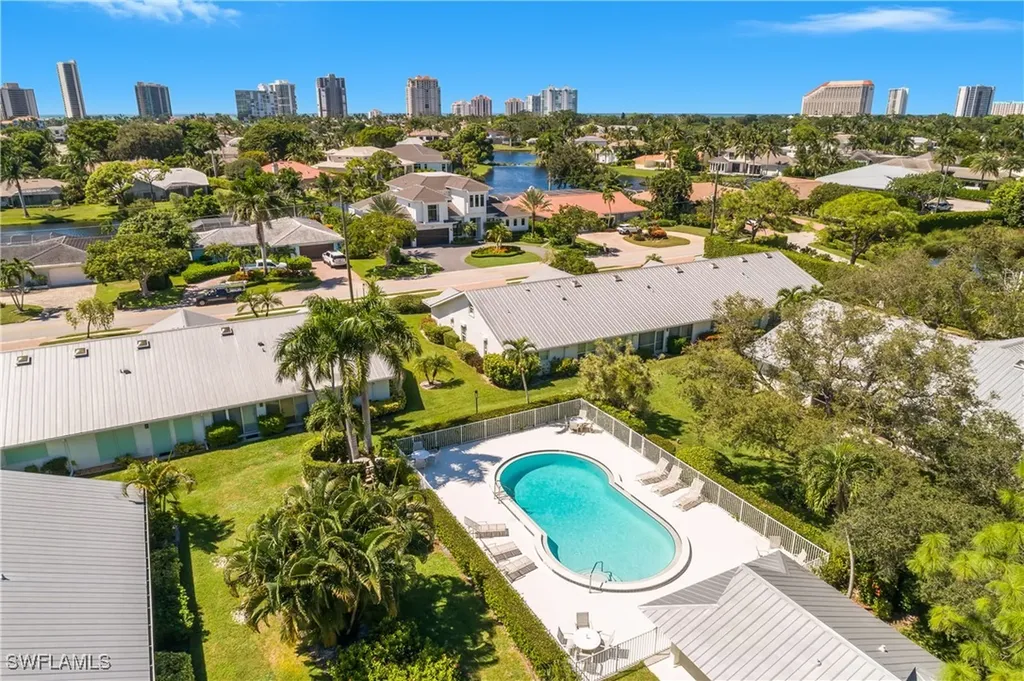 4728 West Boulevard Naples FL 34103