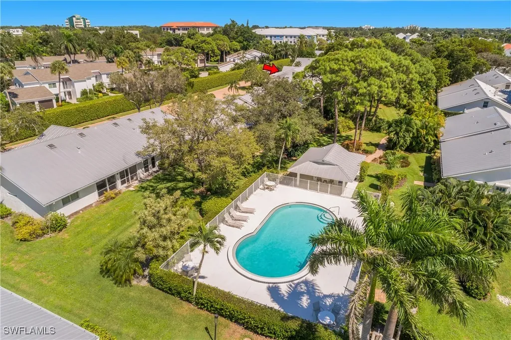 4728 West Boulevard Naples FL 34103