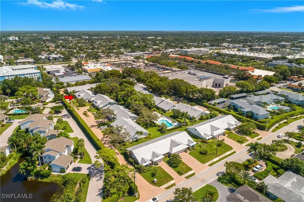 4728 West Boulevard Naples FL 34103