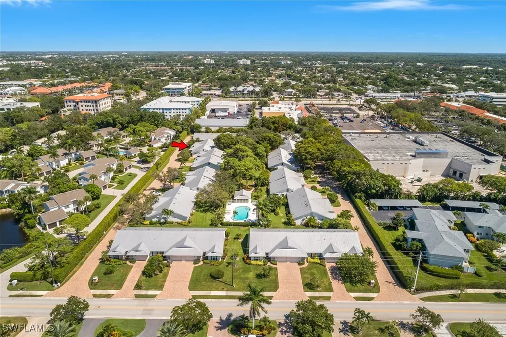 4728 West Boulevard Naples FL 34103