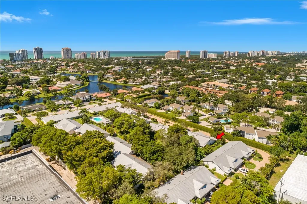 4728 West Boulevard Naples FL 34103