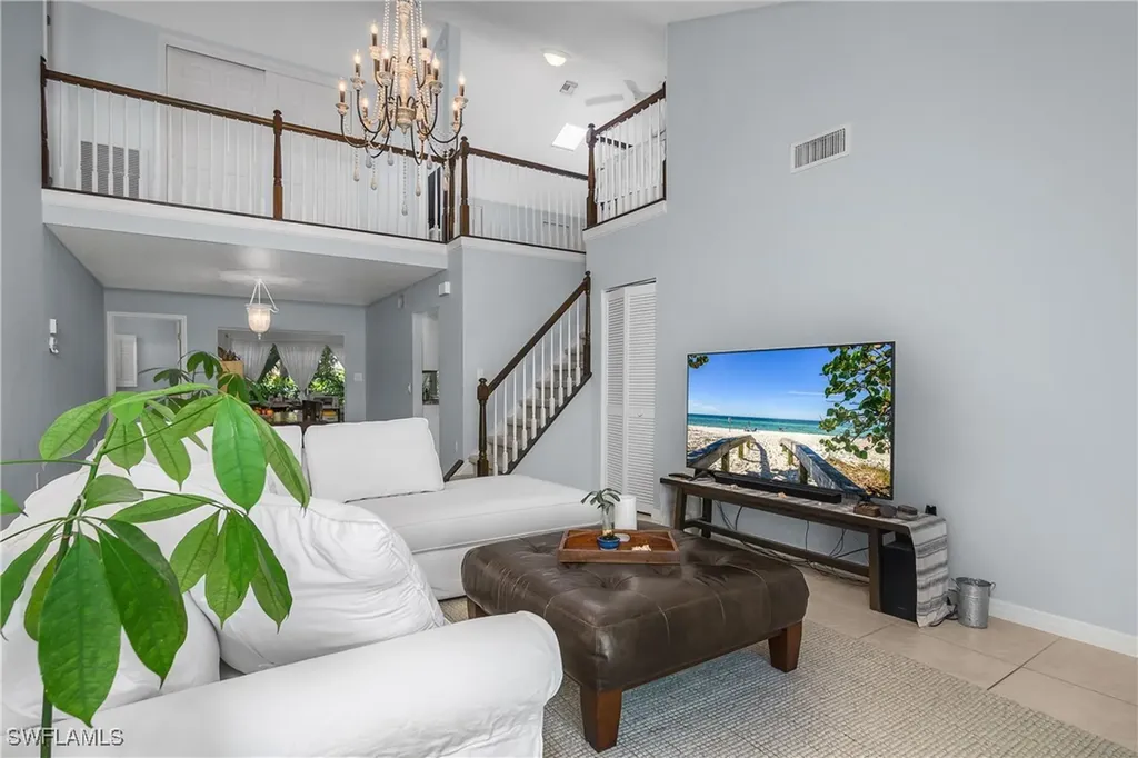 4728 West Boulevard Naples FL 34103