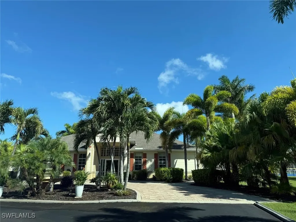 4219 Liron Avenue Fort Myers FL 33916