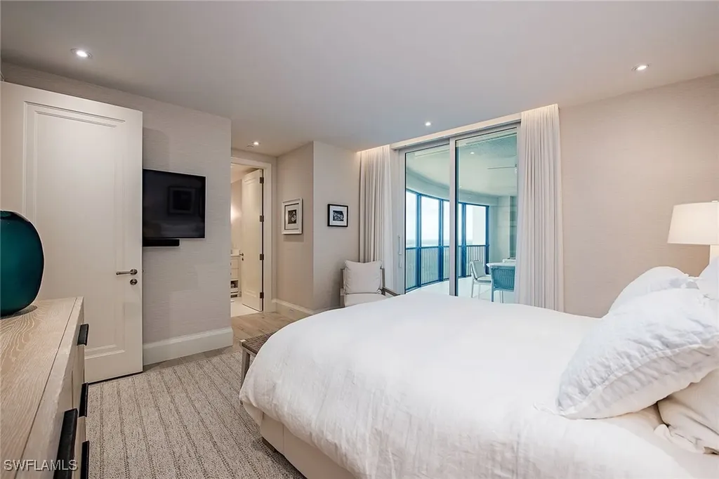 8665 Bay Colony Drive Naples FL 34108