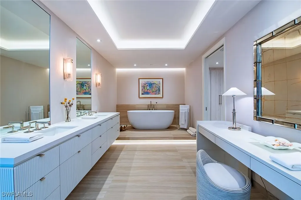 8665 Bay Colony Drive Naples FL 34108