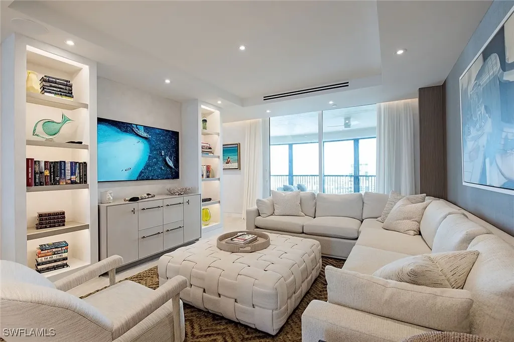 8665 Bay Colony Drive Naples FL 34108