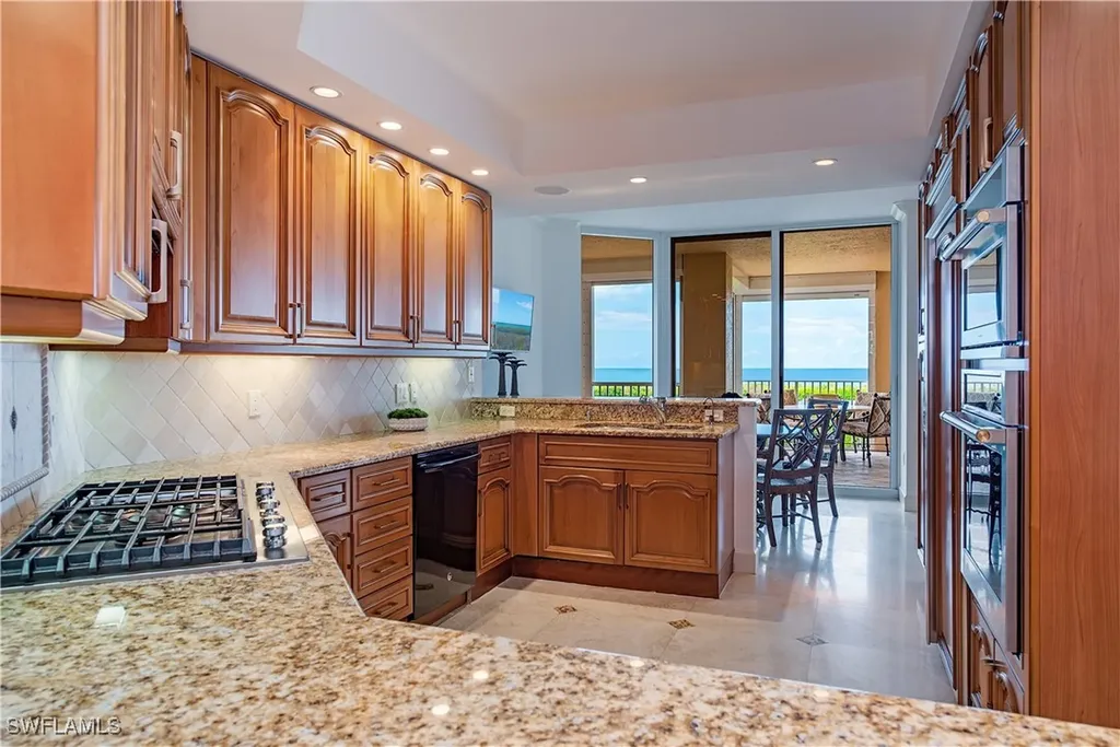 6597 Nicholas Boulevard Naples FL 34108