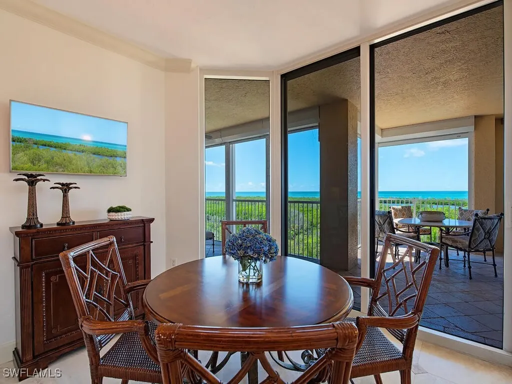 6597 Nicholas Boulevard Naples FL 34108