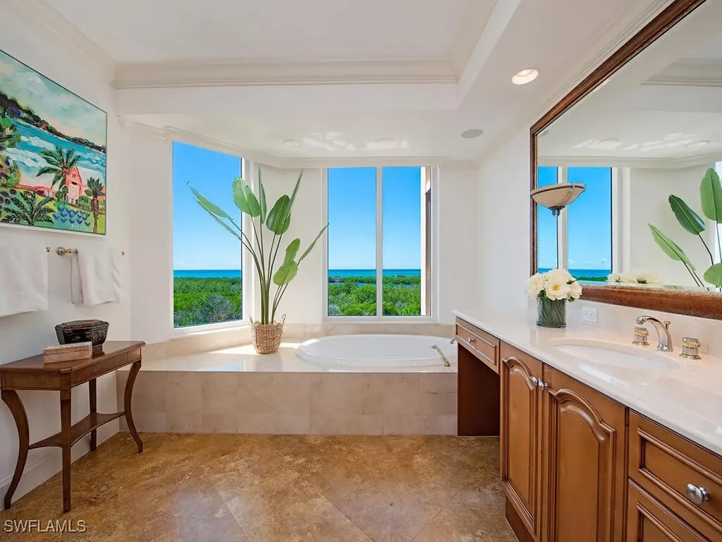 6597 Nicholas Boulevard Naples FL 34108