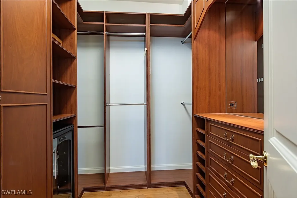 6597 Nicholas Boulevard Naples FL 34108