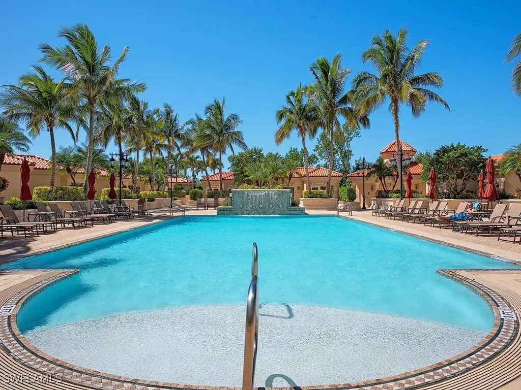 6597 Nicholas Boulevard Naples FL 34108