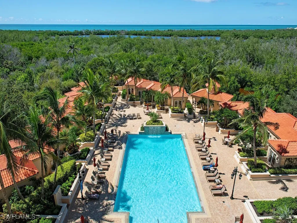 6597 Nicholas Boulevard Naples FL 34108