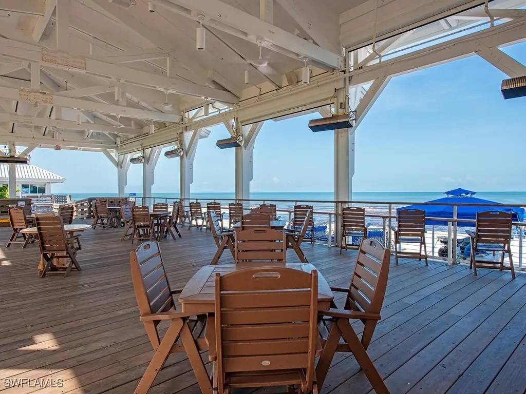 6597 Nicholas Boulevard Naples FL 34108