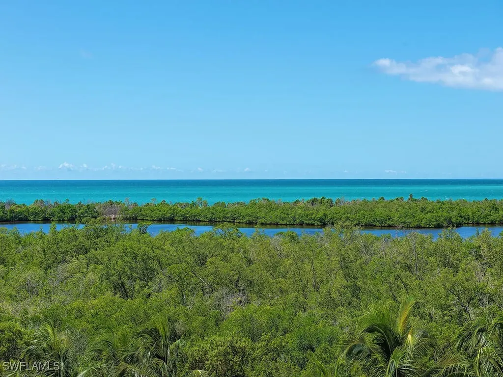 6597 Nicholas Boulevard Naples FL 34108