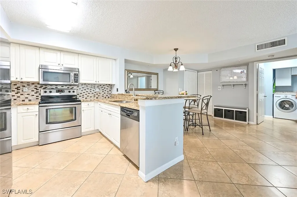 1265 Wildwood Lakes Boulevard Naples FL 34104