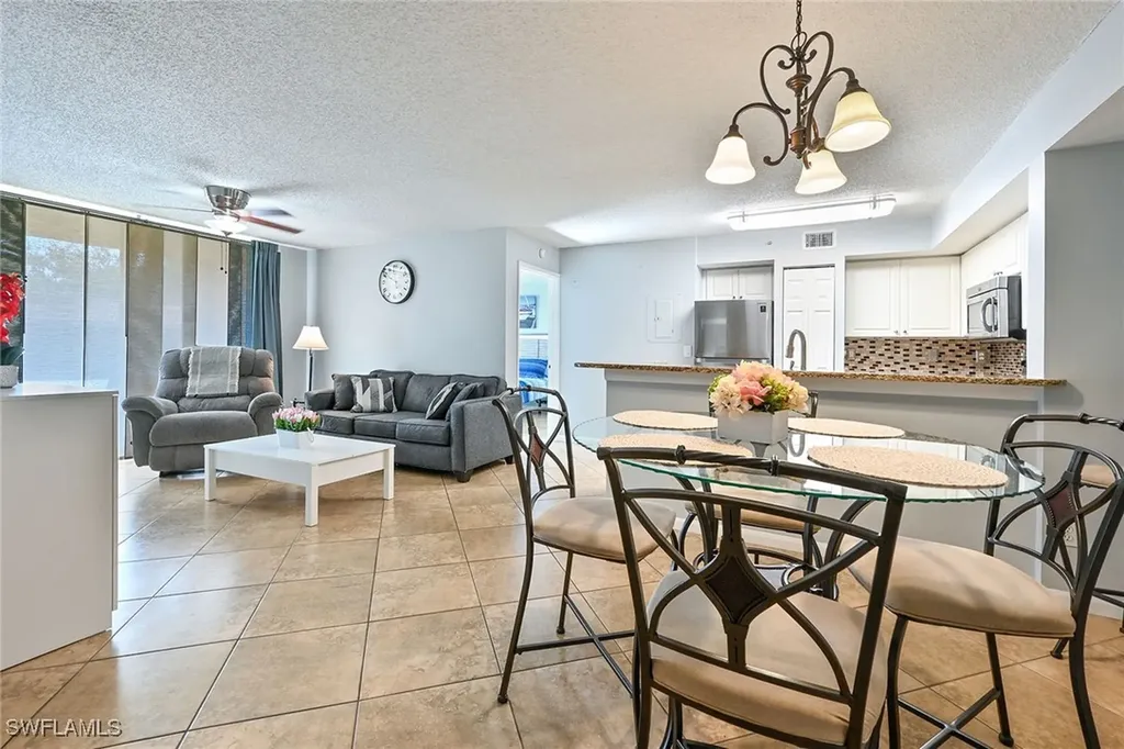 1265 Wildwood Lakes Boulevard Naples FL 34104