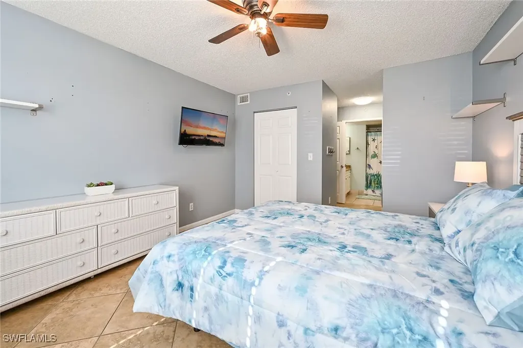 1265 Wildwood Lakes Boulevard Naples FL 34104
