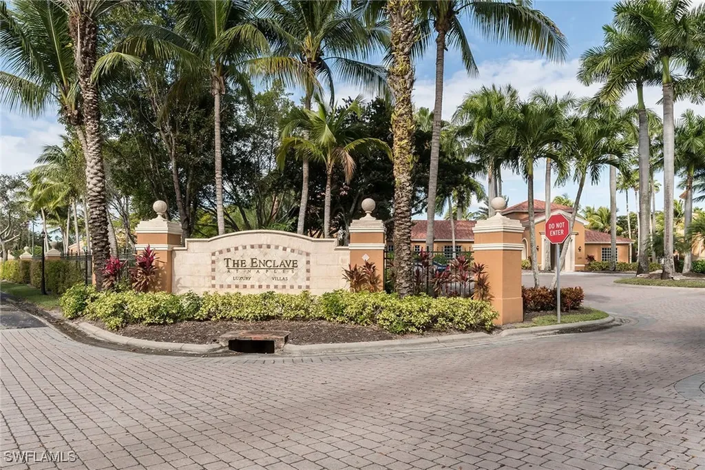 1265 Wildwood Lakes Boulevard Naples FL 34104