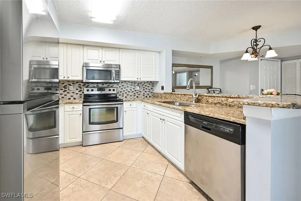 1265 Wildwood Lakes Boulevard Naples FL 34104