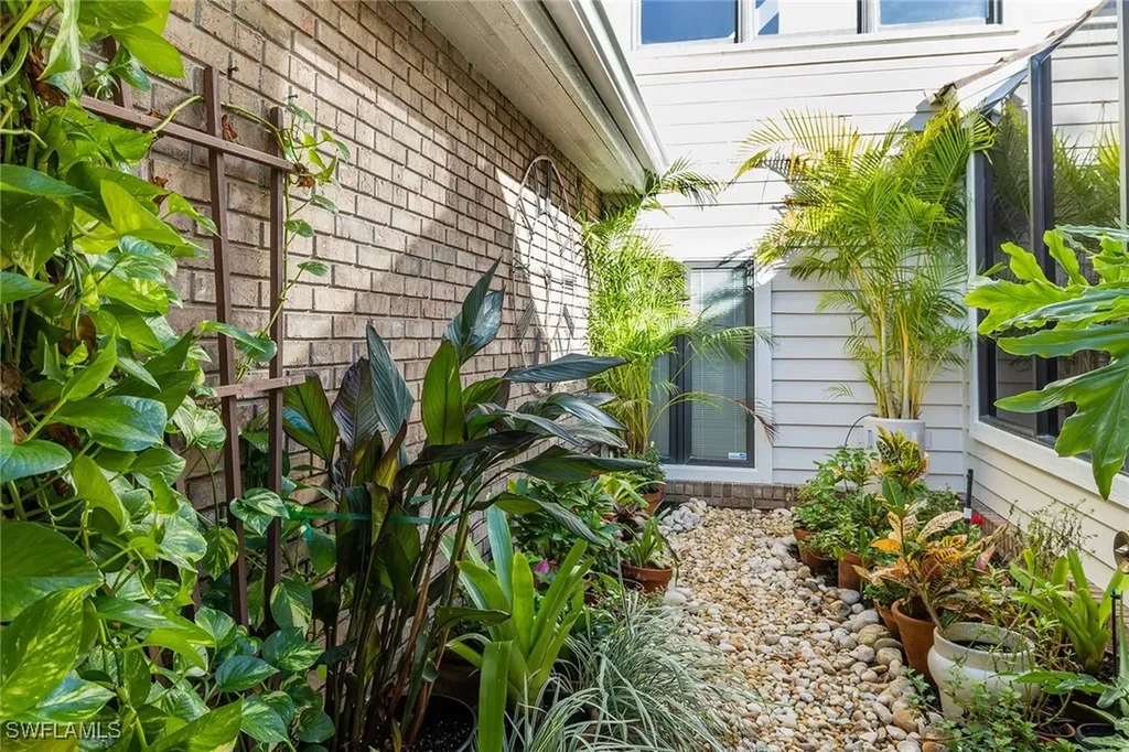6652 Trident Way Naples FL 34108