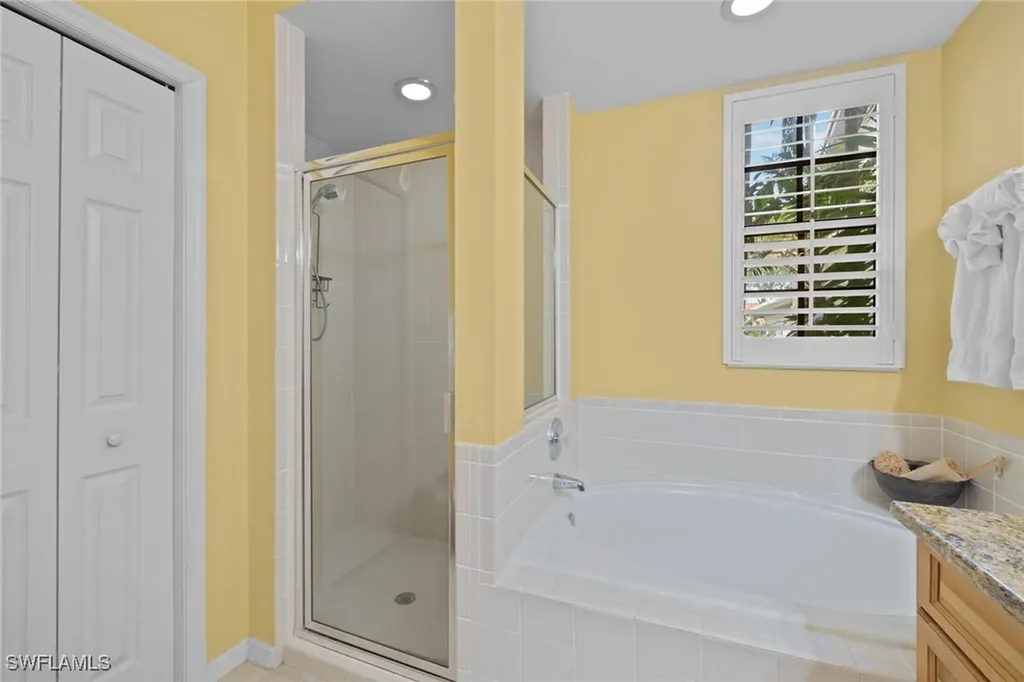 27190 Oakwood Lake Drive Bonita Springs FL 34134
