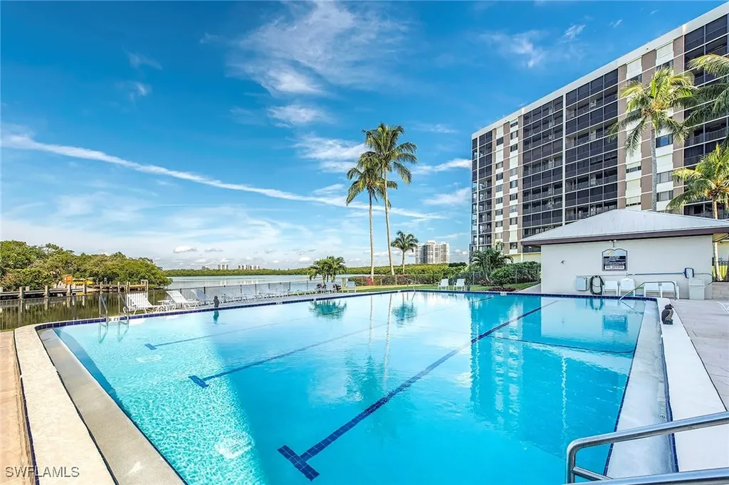 17 Bluebill Avenue Naples FL 34108-1761