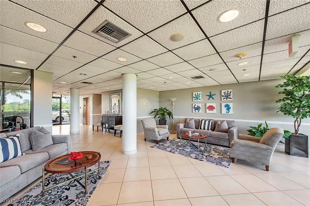 17 Bluebill Avenue Naples FL 34108-1761