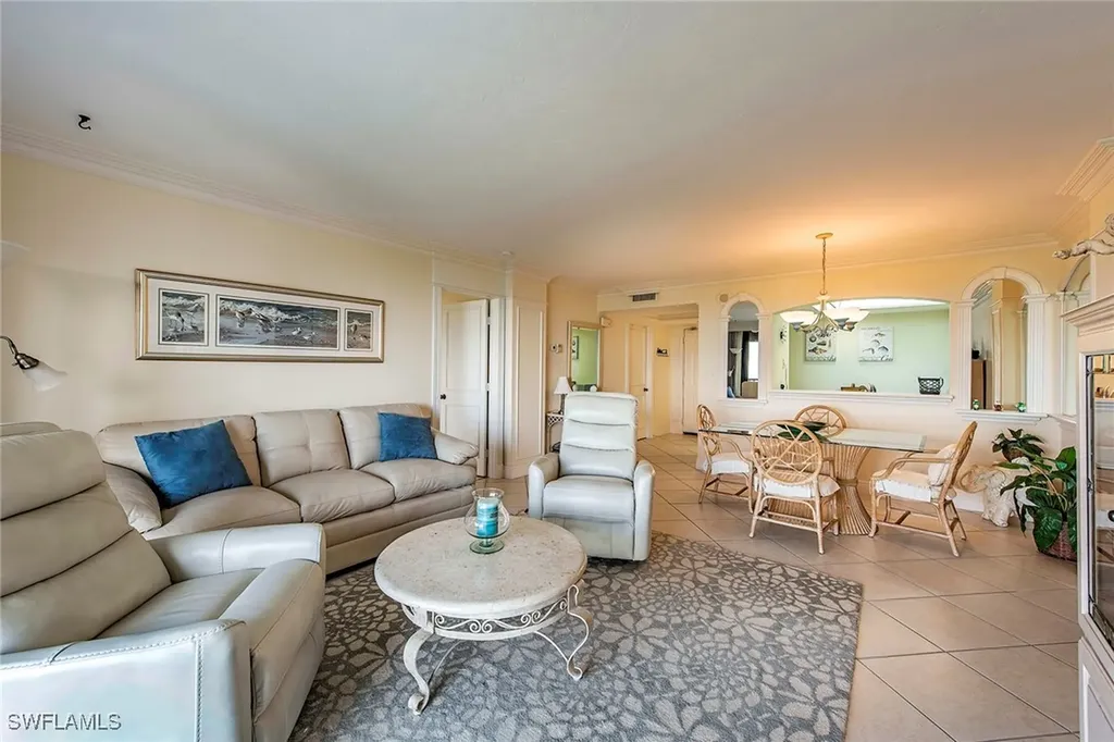 17 Bluebill Avenue Naples FL 34108-1761
