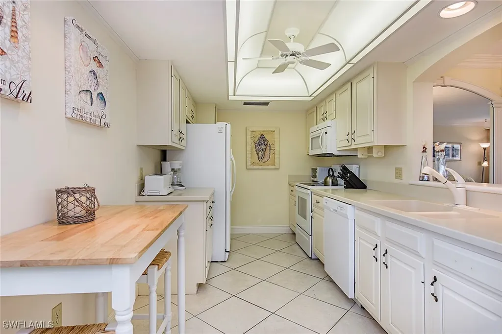 17 Bluebill Avenue Naples FL 34108-1761