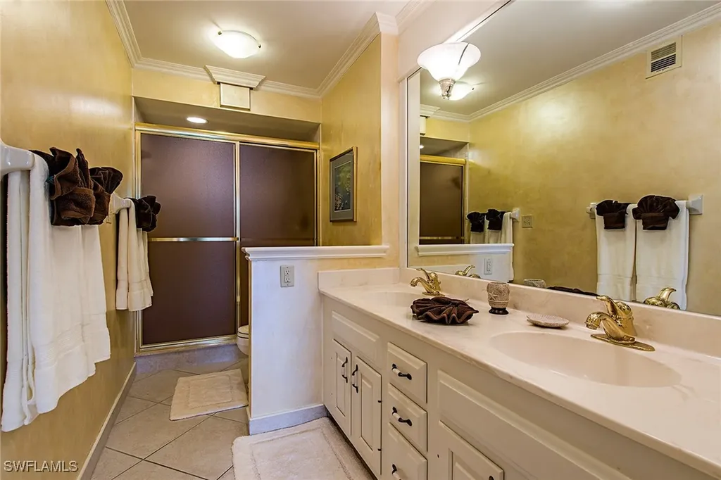 17 Bluebill Avenue Naples FL 34108-1761
