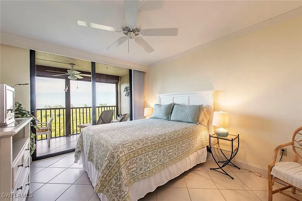 17 Bluebill Avenue Naples FL 34108-1761