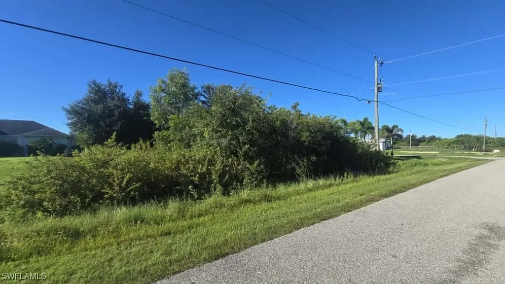 24TH Avenue NE Naples FL 34120