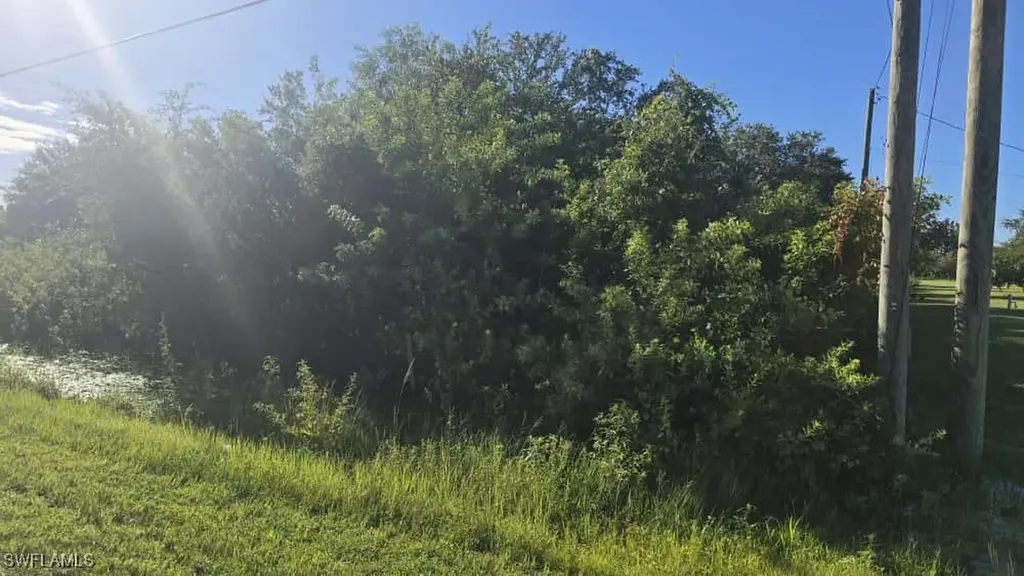 24TH Avenue NE Naples FL 34120