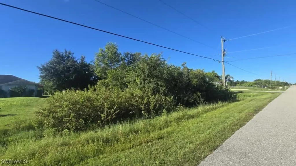24TH Avenue NE Naples FL 34120