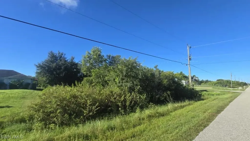 24TH Avenue NE Naples FL 34120