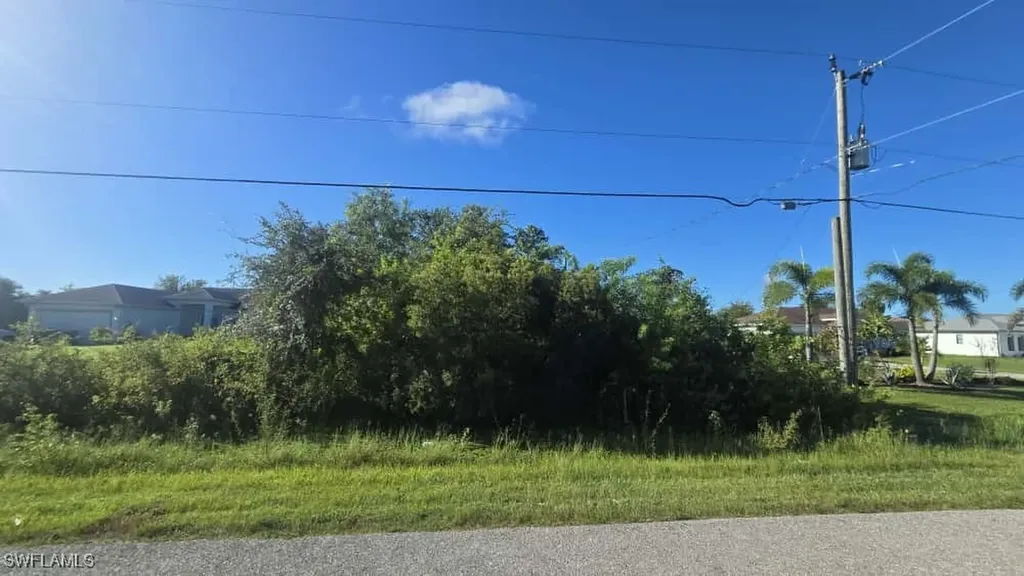 24TH Avenue NE Naples FL 34120