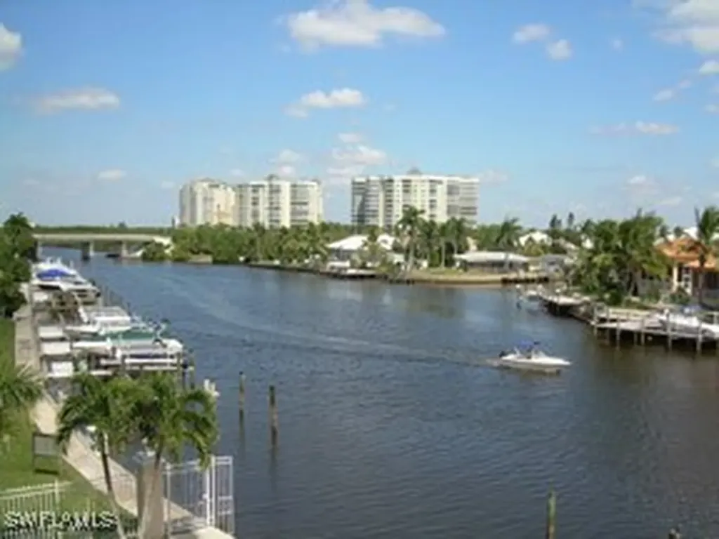 10686 Gulf Shore Drive Naples FL 34108