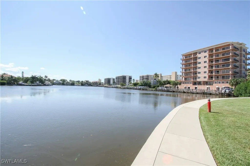 10686 Gulf Shore Drive Naples FL 34108