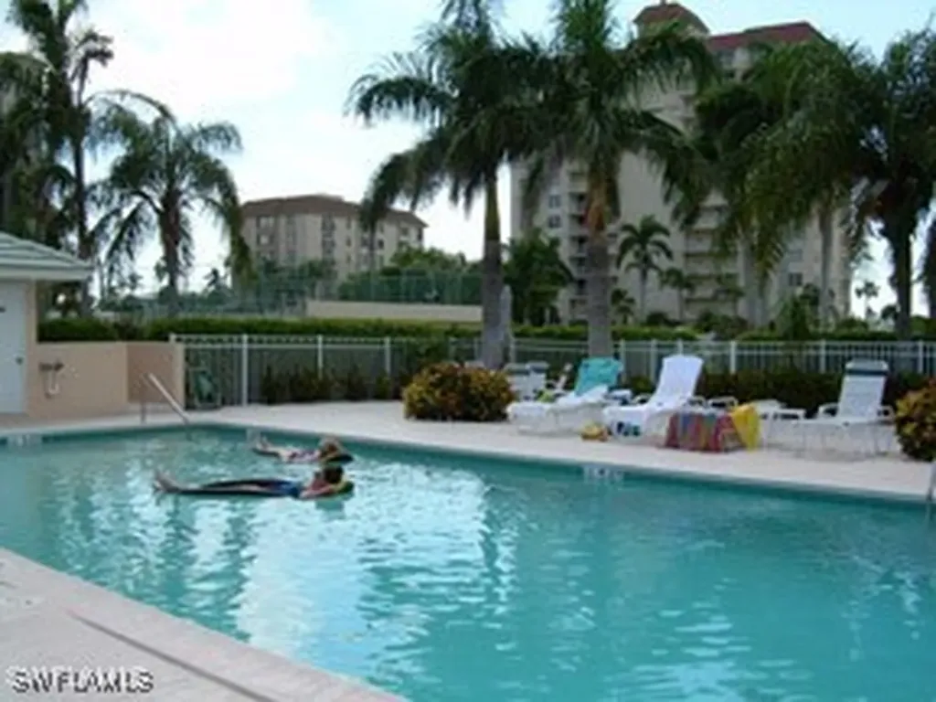10686 Gulf Shore Drive Naples FL 34108