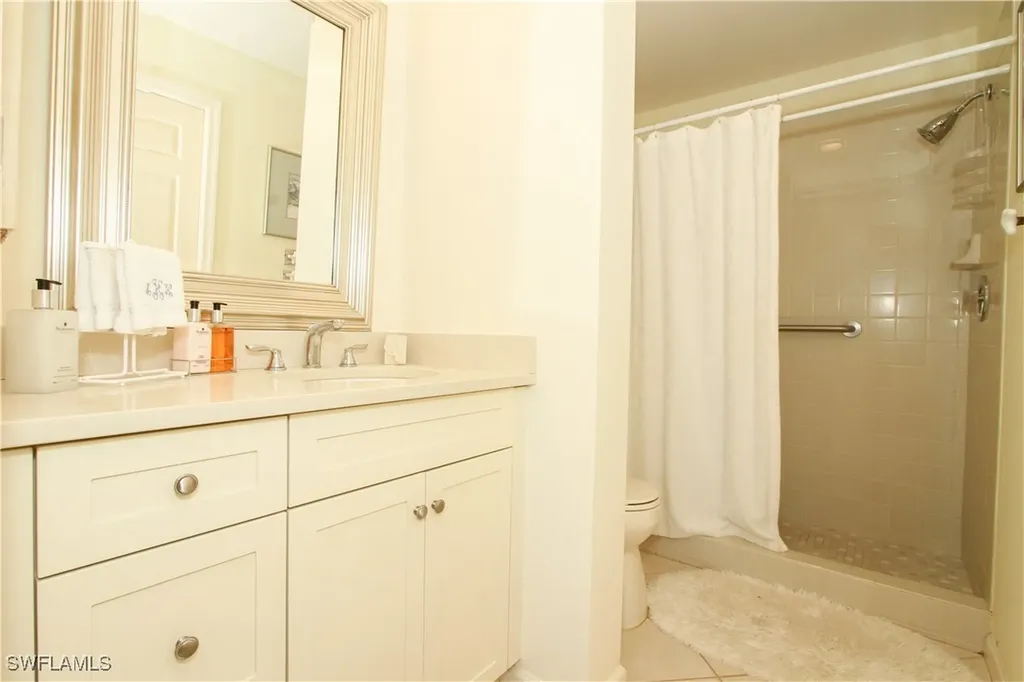 10686 Gulf Shore Drive Naples FL 34108
