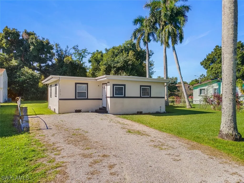 3916 Woodside Avenue Fort Myers FL 33916