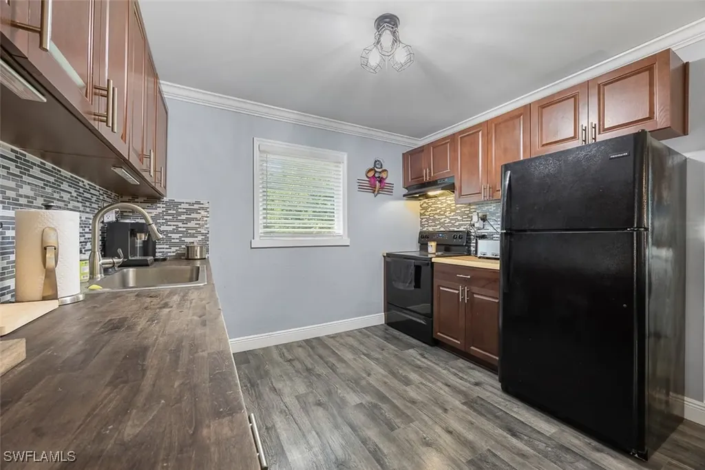 3916 Woodside Avenue Fort Myers FL 33916