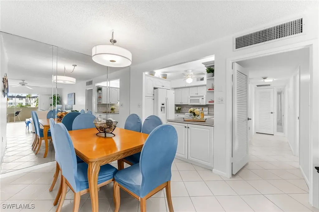 1977 Gulf Shore Boulevard N Naples FL 34102