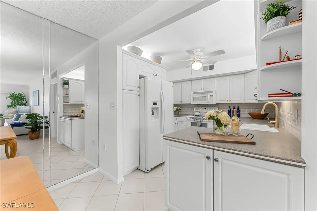 1977 Gulf Shore Boulevard N Naples FL 34102