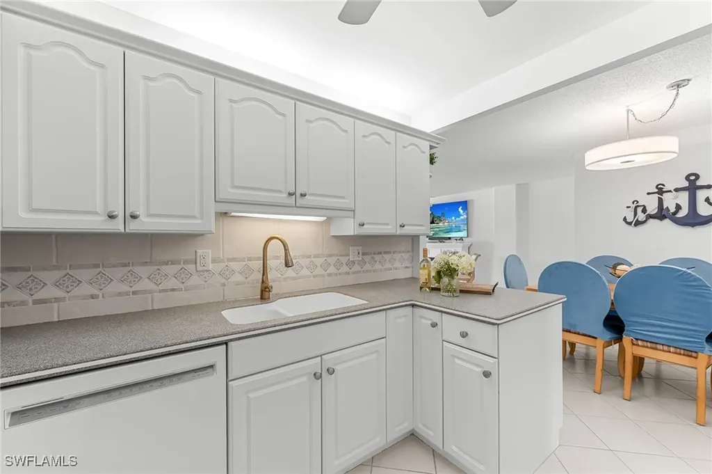 1977 Gulf Shore Boulevard N Naples FL 34102